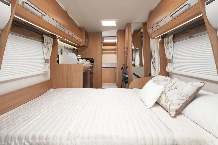 Интерьер Auto-Trail Frontier Mohawk 2014 года  (фото 3 из 6)